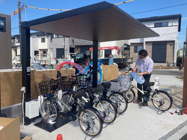 ポラス分譲住宅地へワイヤレス充電自転車設置