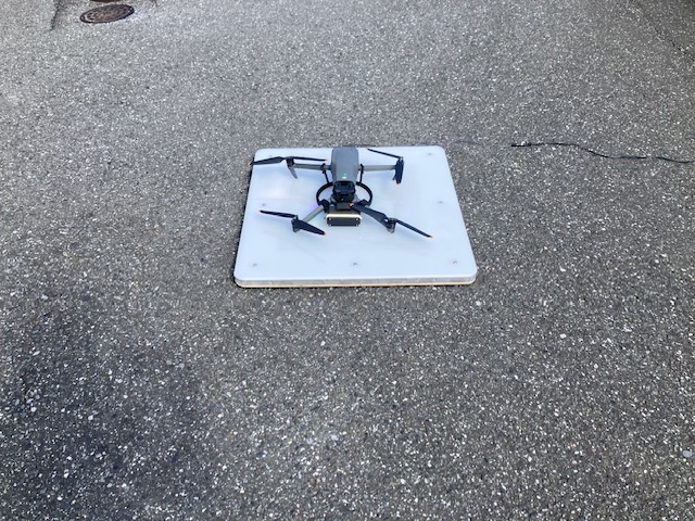 通常状態のドローンワイヤレス充電ステーション