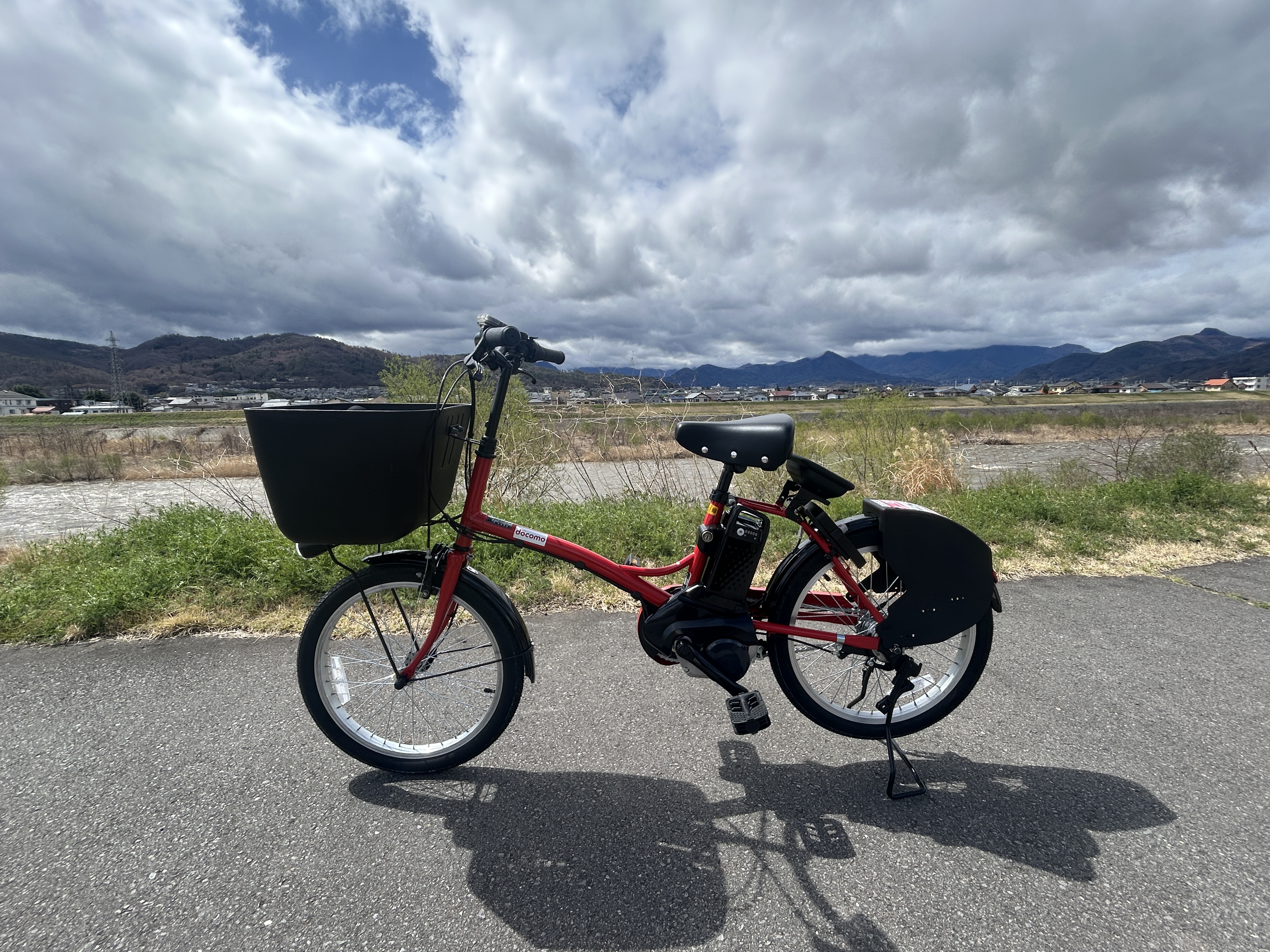 シェアサイクル上田市　河川敷でのシェア